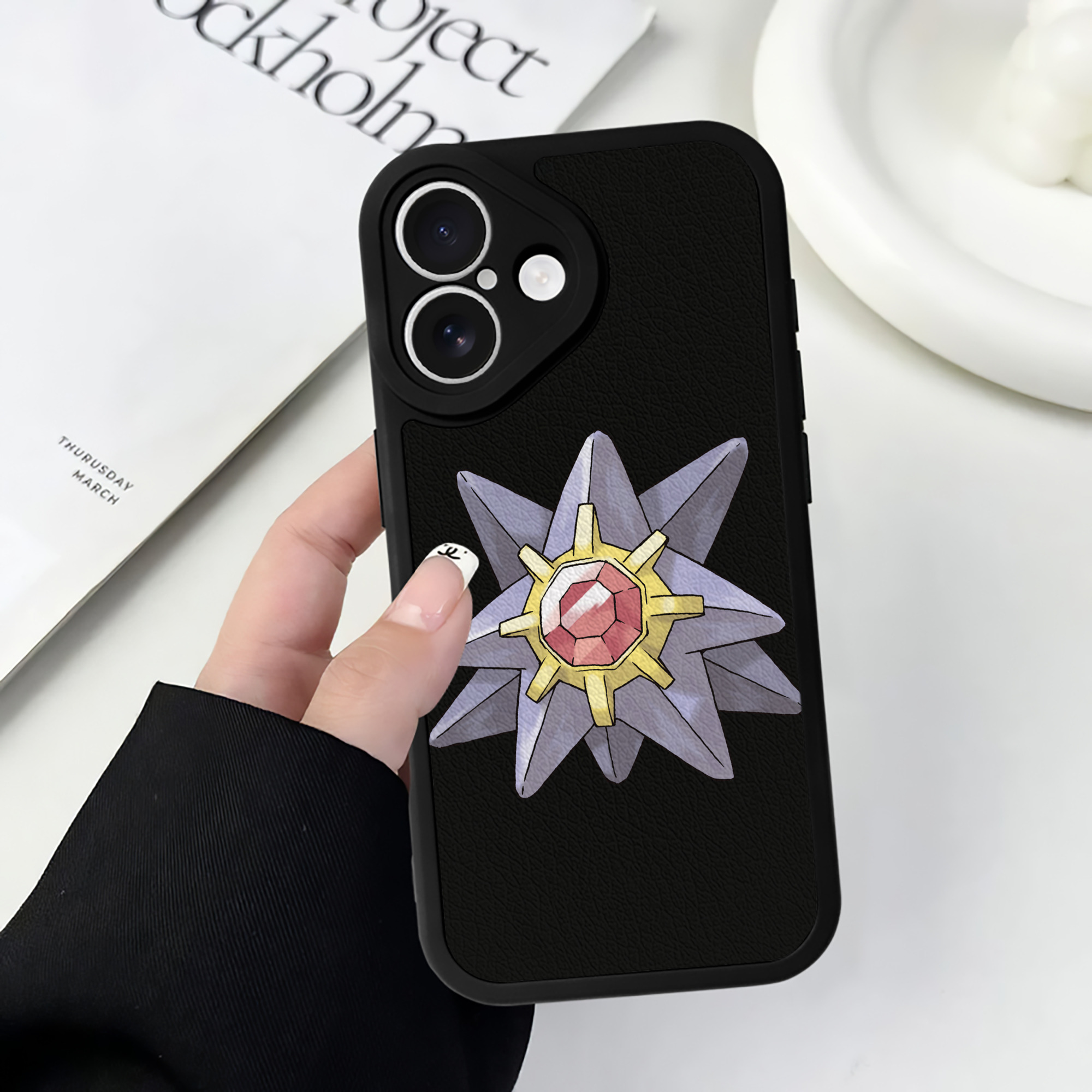 （画像用） ポケットモンスター Pokémon 【iPhone 16シリーズ対応】シリコンスマホケース（レザー調） 材質：シリコン